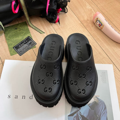 GUCCI slippers