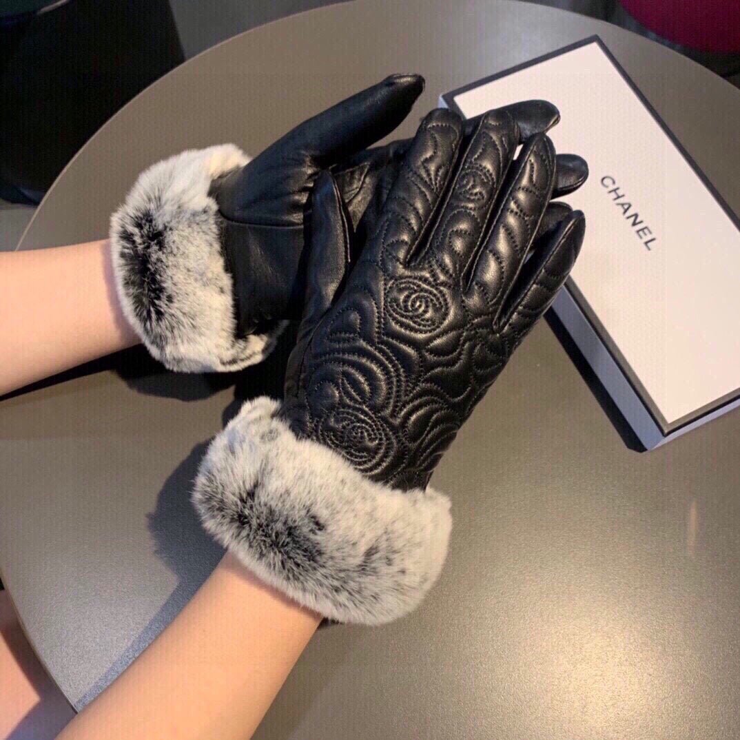 CHANEL FALL AND WINTER RABBIT FUR SHEEPSKIN GLOVES MOBILE TOUCH SCREEN CODE ML - Rachellebags