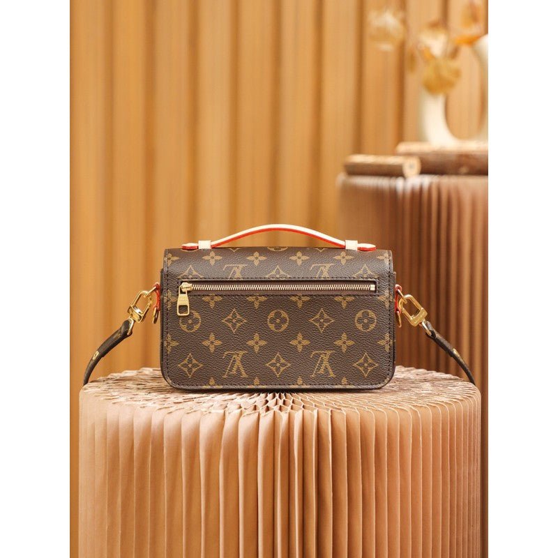 Louis Vuitton 𝐋𝐎𝐎𝐏 𝐇𝐎𝐁𝐎 catwalk style mini postman - Rachellebags