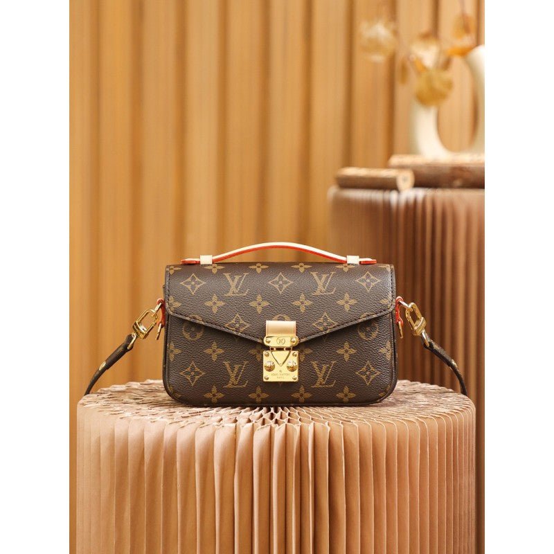 Louis Vuitton 𝐋𝐎𝐎𝐏 𝐇𝐎𝐁𝐎 catwalk style mini postman - Rachellebags