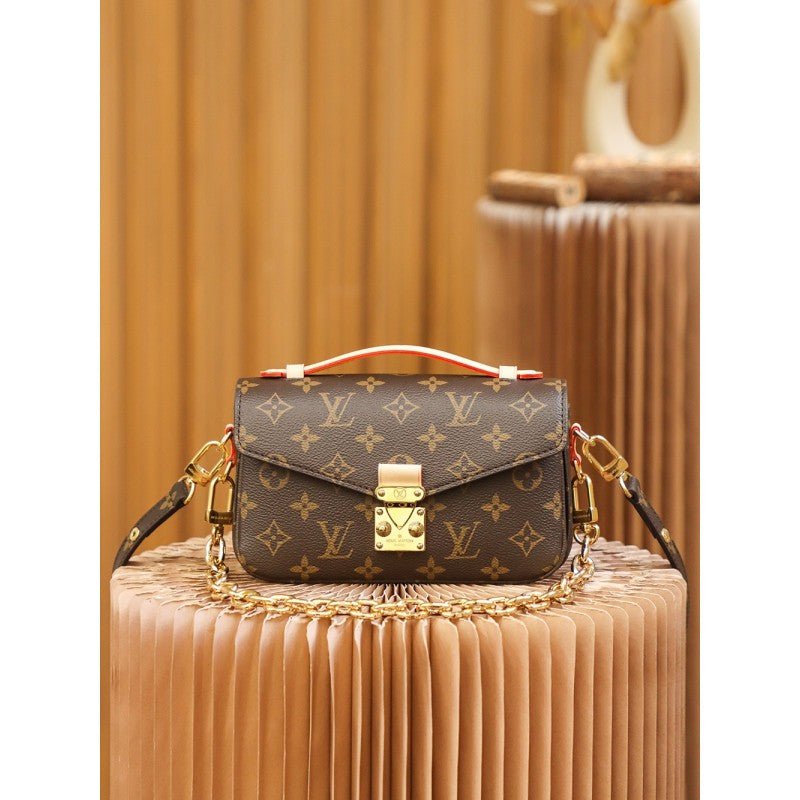 Louis Vuitton 𝐋𝐎𝐎𝐏 𝐇𝐎𝐁𝐎 catwalk style mini postman - Rachellebags