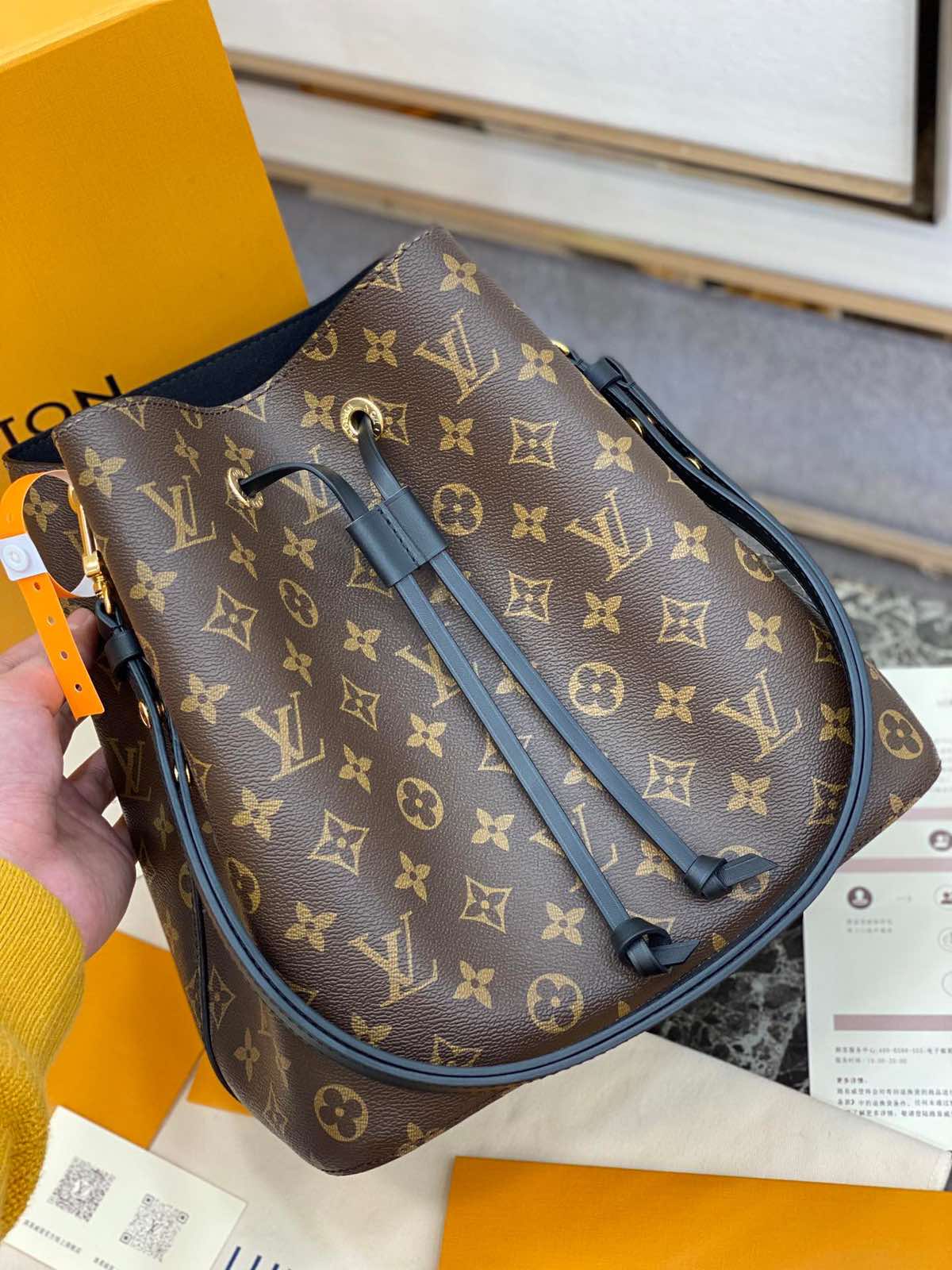 Louis Vuitton 𝙉𝙀𝙊𝙉𝙊 🇫🇷 French original material - Rachellebags