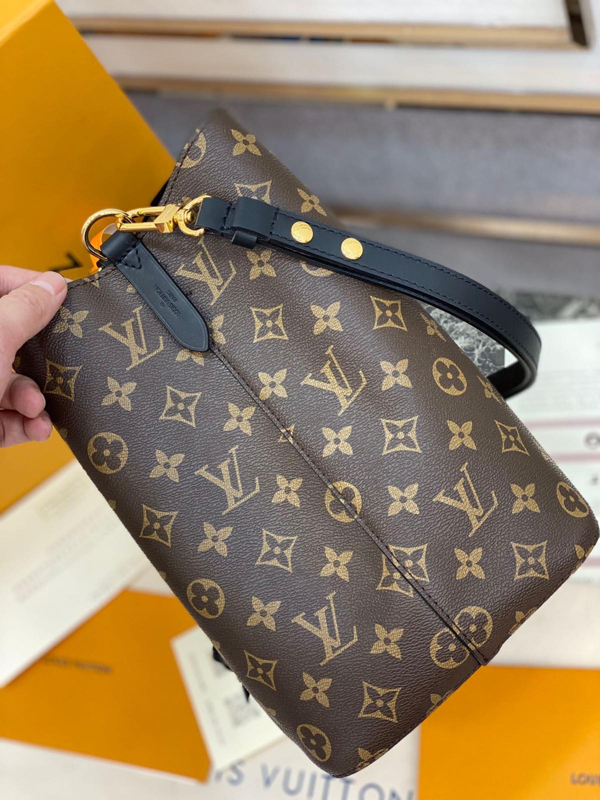 Louis Vuitton 𝙉𝙀𝙊𝙉𝙊 🇫🇷 French original material - Rachellebags