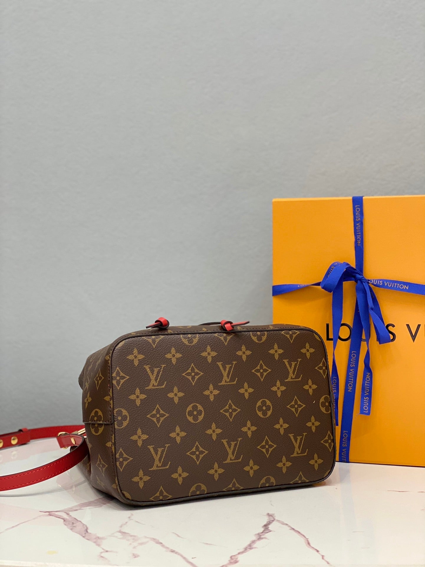 LOUIS VUITTON NEONOE RED - Rachellebags