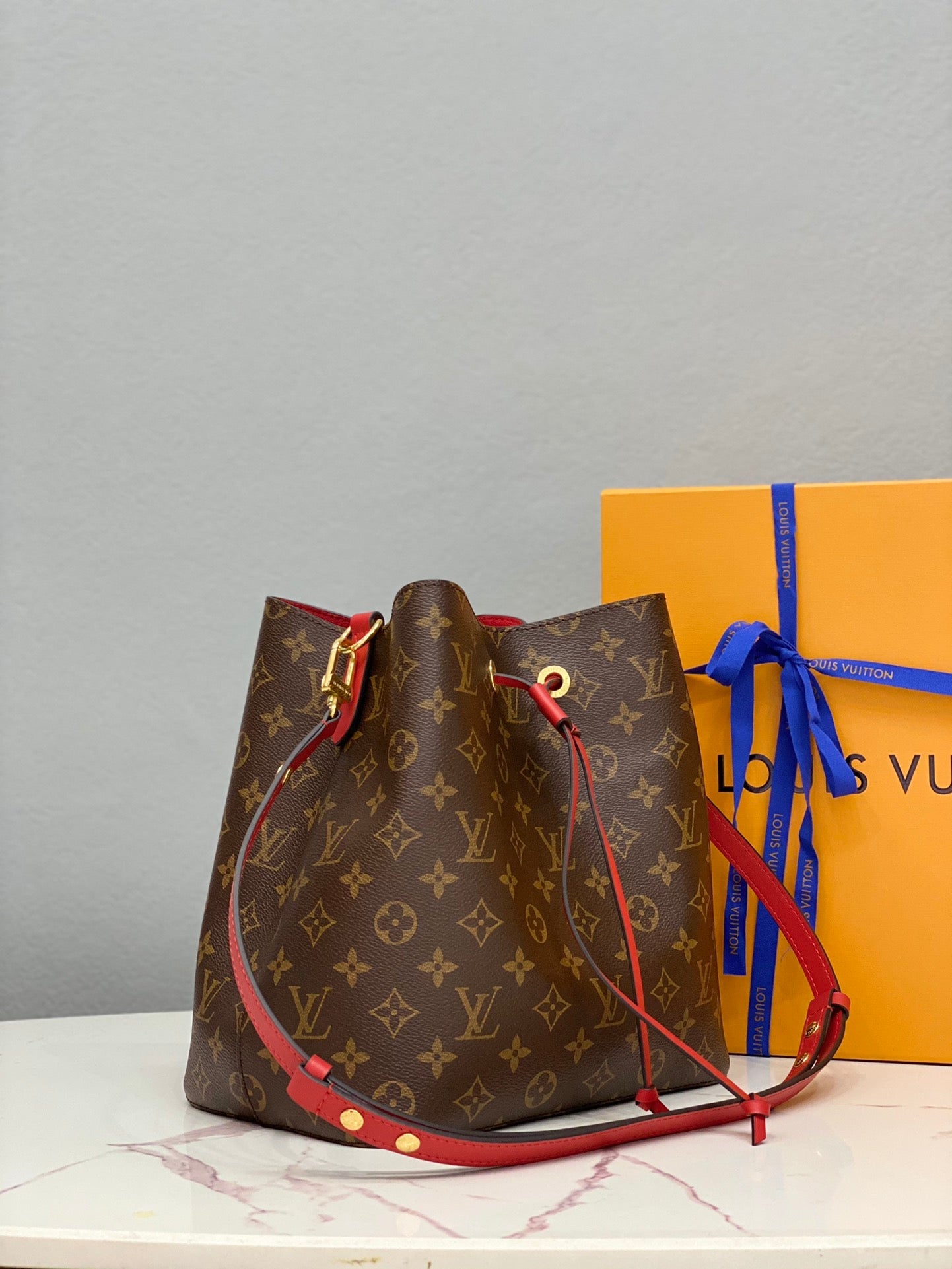 LOUIS VUITTON NEONOE RED - Rachellebags