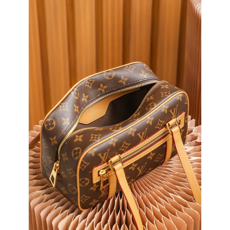 Louis Vuitton 𝐂𝐈𝐓𝐄 new middle-aged - Rachellebags