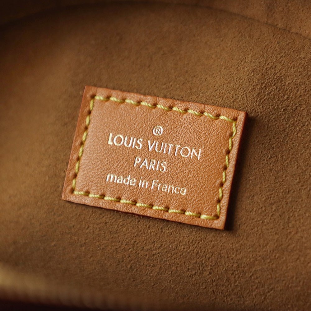 Louis Vuitton 𝐁𝐎𝐈𝐓𝐄 𝐂𝐇𝐀𝐏𝐄𝐀𝐔 𝐒𝐎𝐔𝐏𝐋𝐄 new version big soft cake - Rachellebags