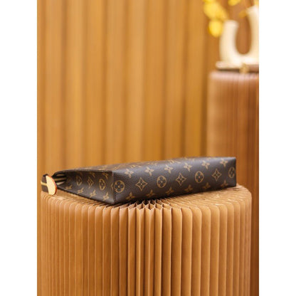 Louis Vuitton ➋➏ toiletry bag - Rachellebags