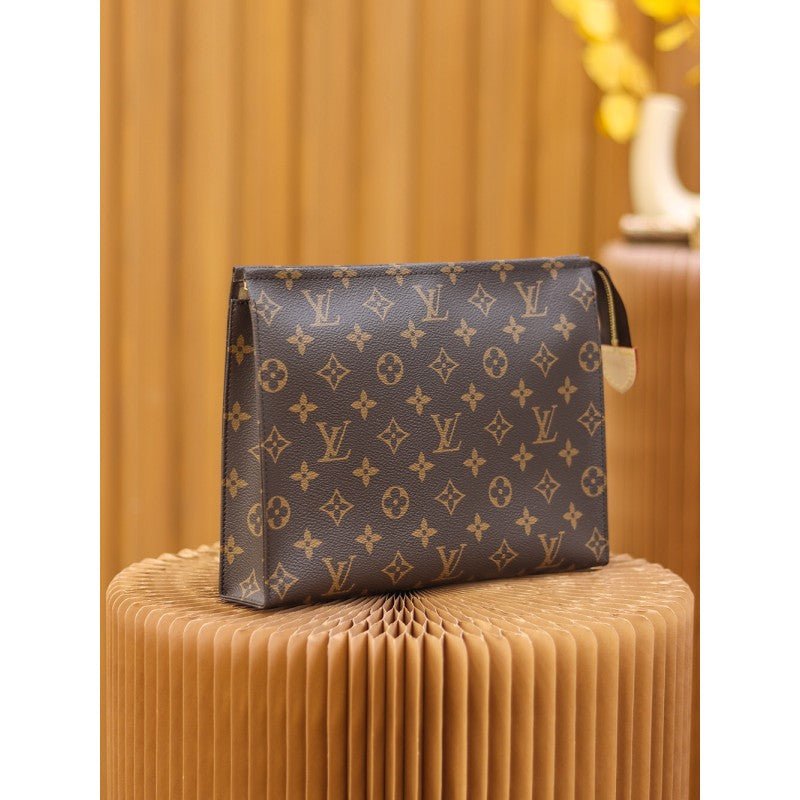 Louis Vuitton ➋➏ toiletry bag - Rachellebags