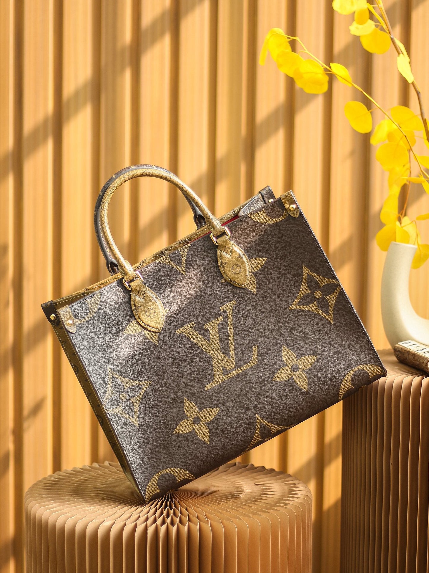 LV ON THE GO MEDIUM - Rachellebags