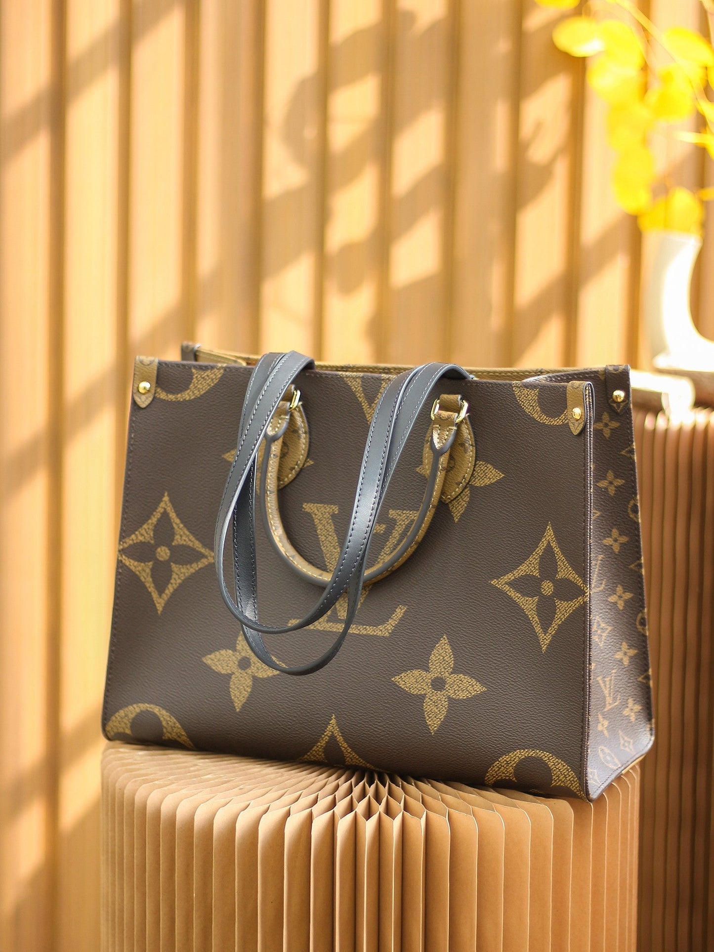 LV ON THE GO MEDIUM - Rachellebags