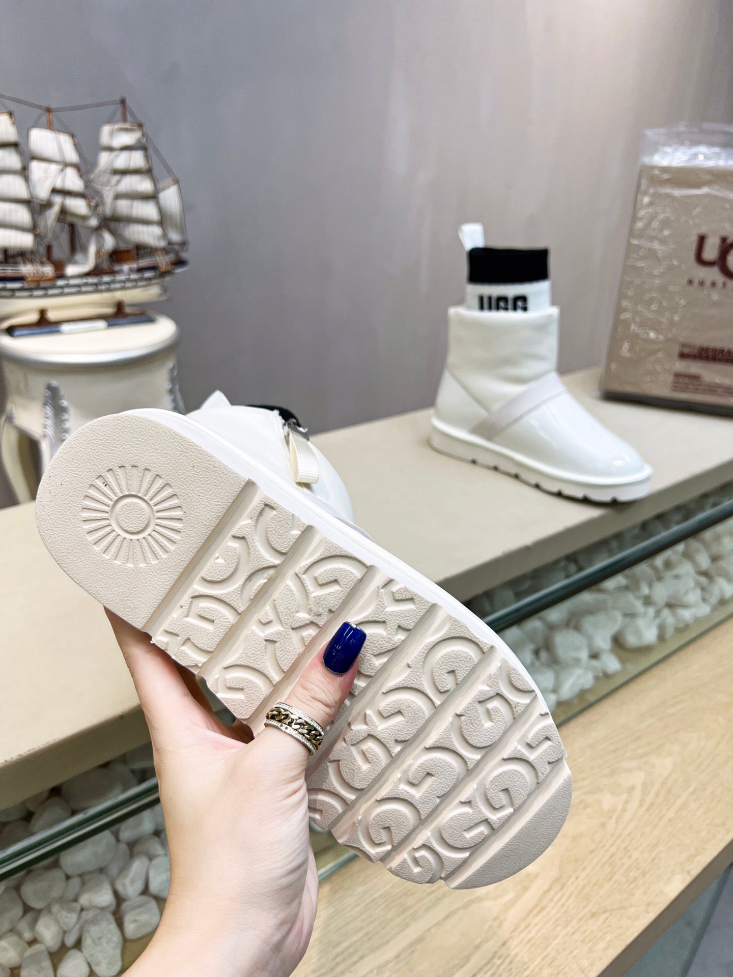 UGG SHOES - Rachellebags