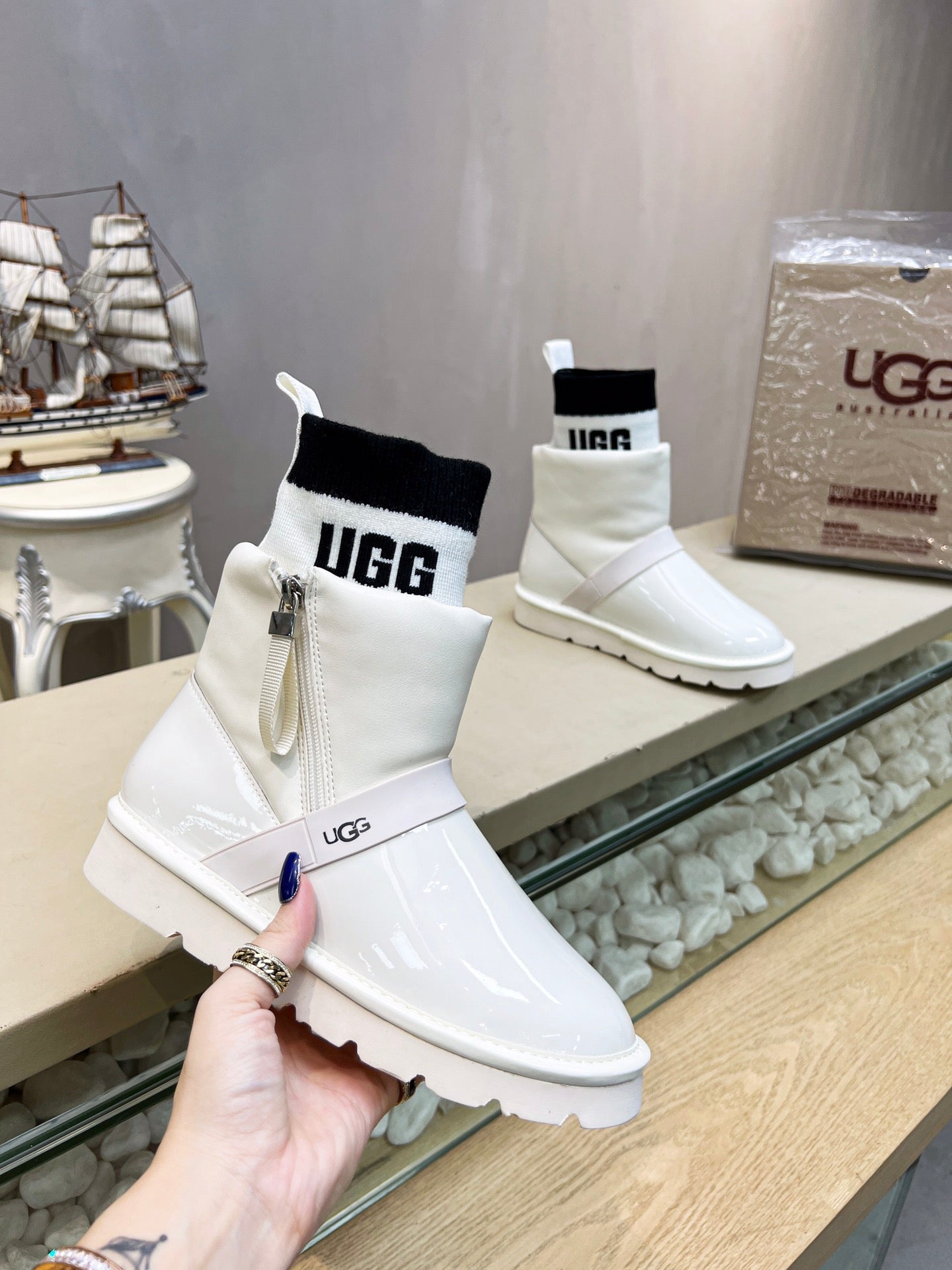 UGG SHOES - Rachellebags